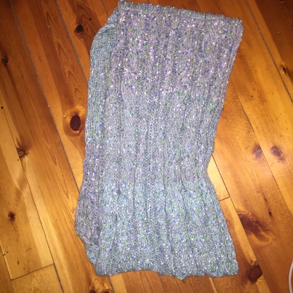 LAST ONE!! Chunky Knit Infinity Scarf - Picture 3 of 5